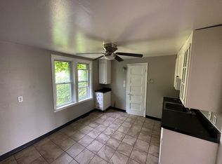 2433 S 5th St, Milwaukee, WI 53207