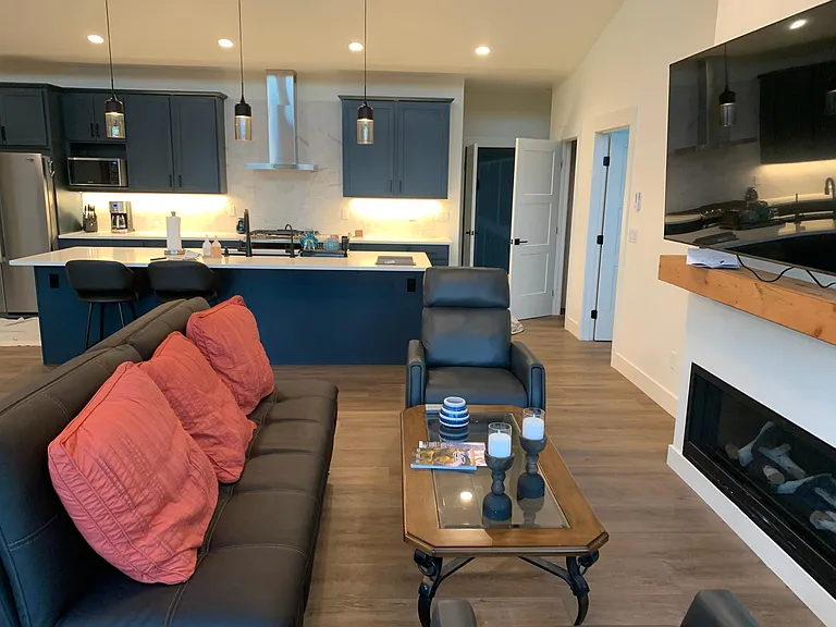 65 Kamloop Ct — Photo 4