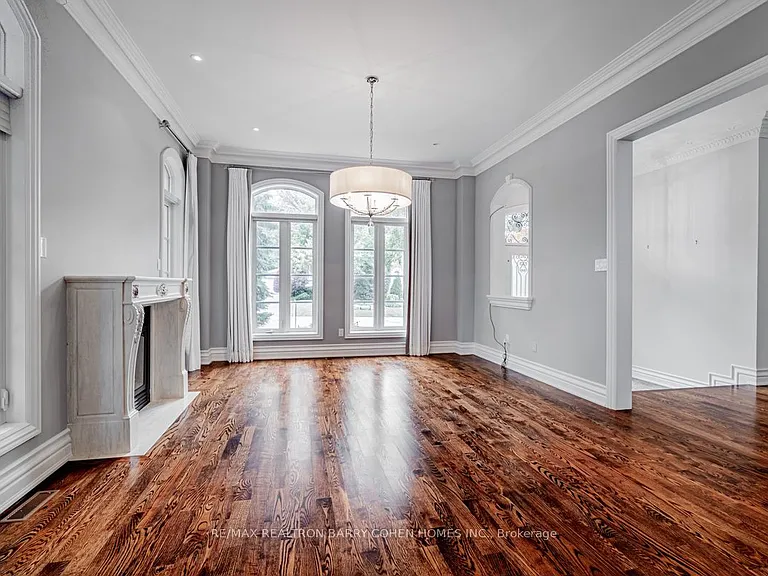 8 York Rd — Photo 7