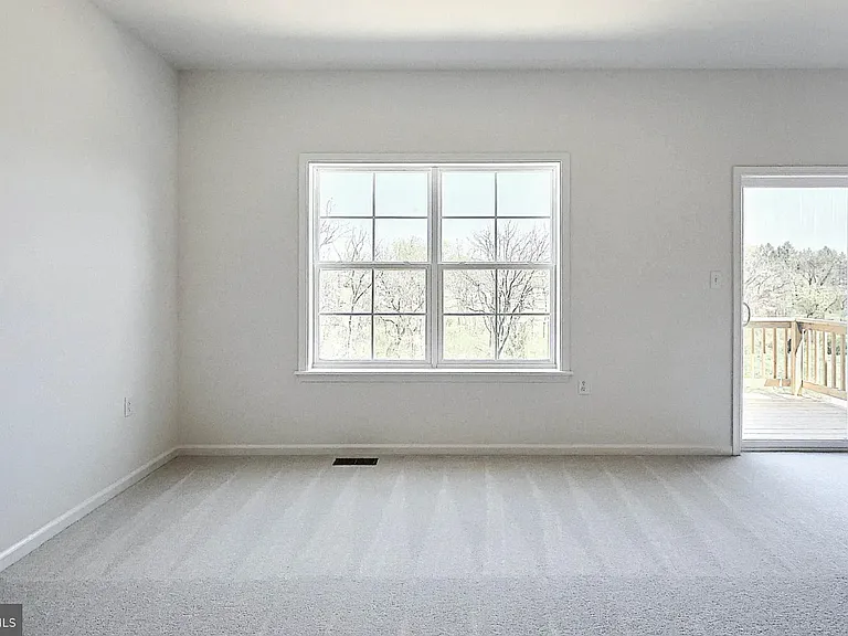 7882 Briarwood Dr — Photo 17