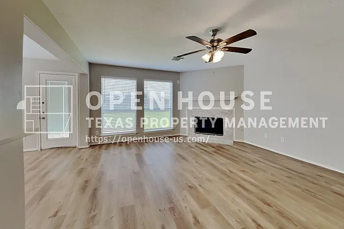 4 bed, 2.5 bath, 2280 sqft, $2,175 — Photo 4
