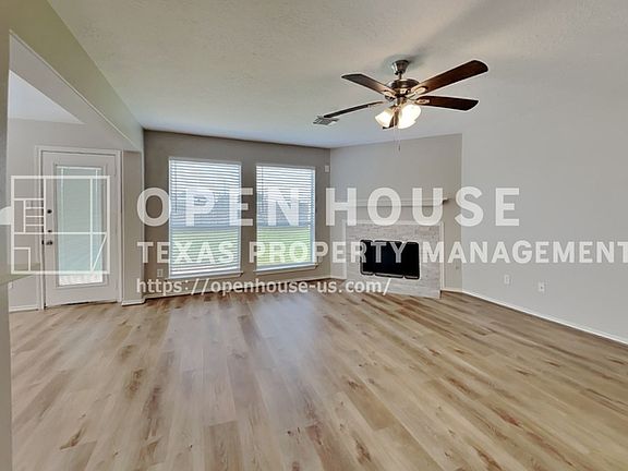 4th image of 22076 Knights Cove Dr