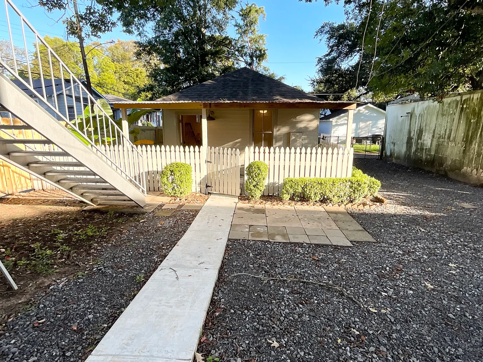 Studio, 400 sqft, $850 — Photo 3