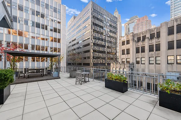 Sold by Compass | media 7