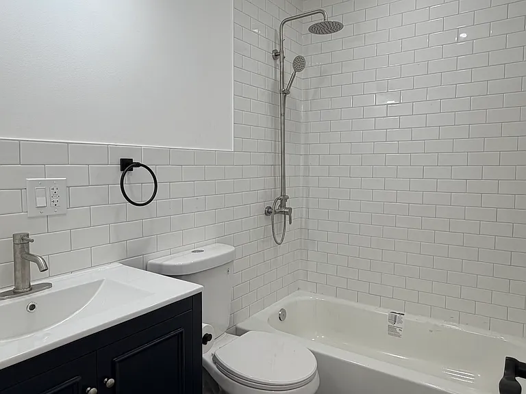 305 2nd St #2 — Photo 11