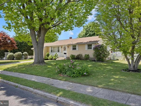 5 Roslyn Rd, Hamilton, NJ 08610
