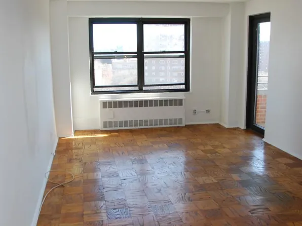 266 East Broadway image 1 of 7