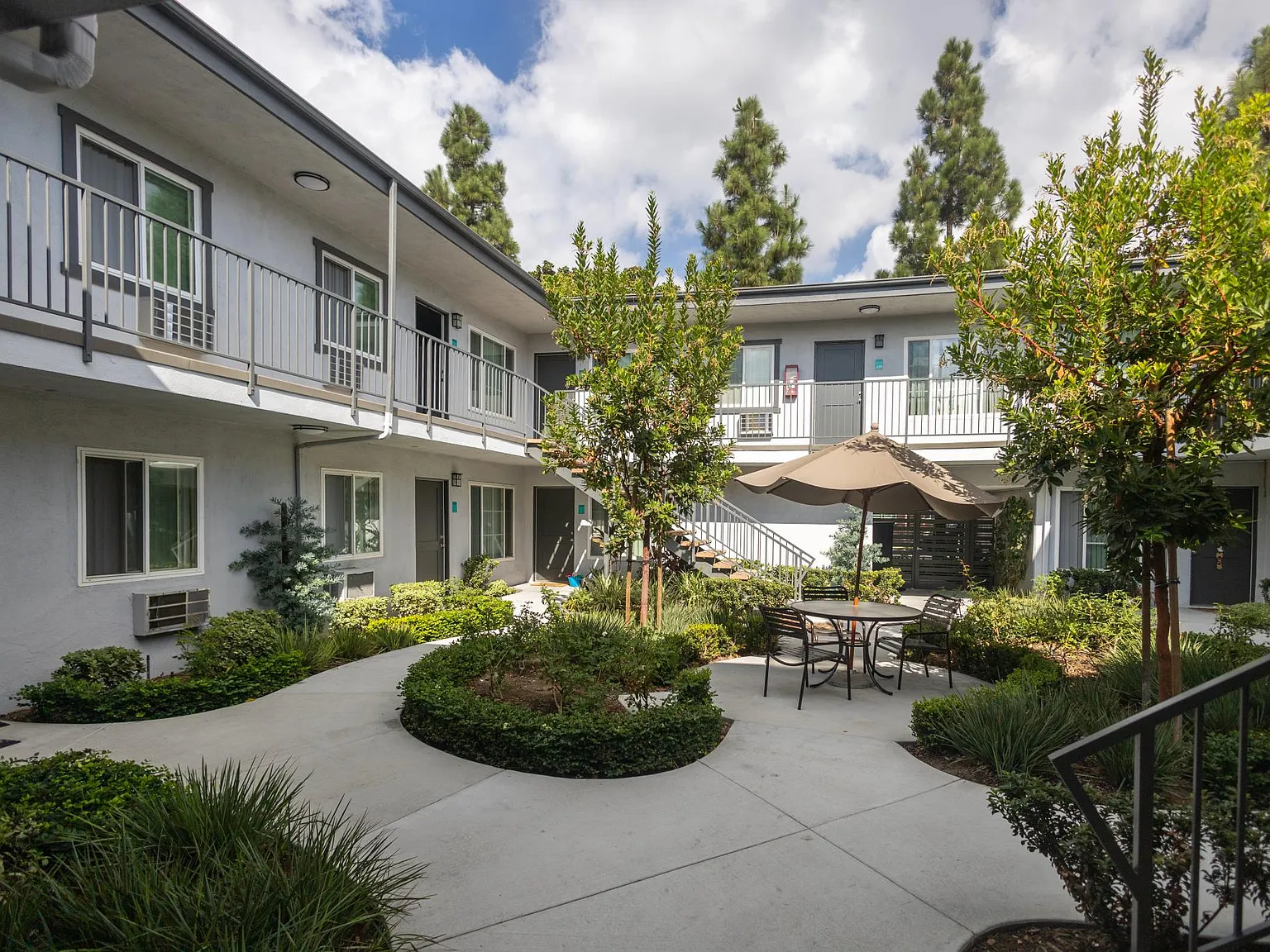 Magnolia Tree Apartments — Photo 2