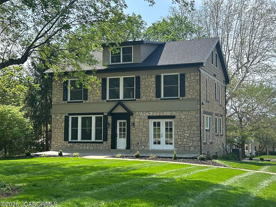 1st image of 1202 Moreau Dr