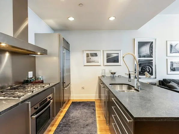 421 W 54th St APT 4E, New York, NY 10019