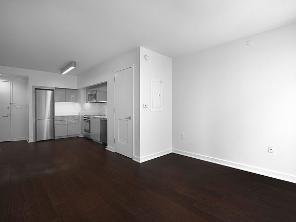 3rd image of 400 W 113th St APT 625