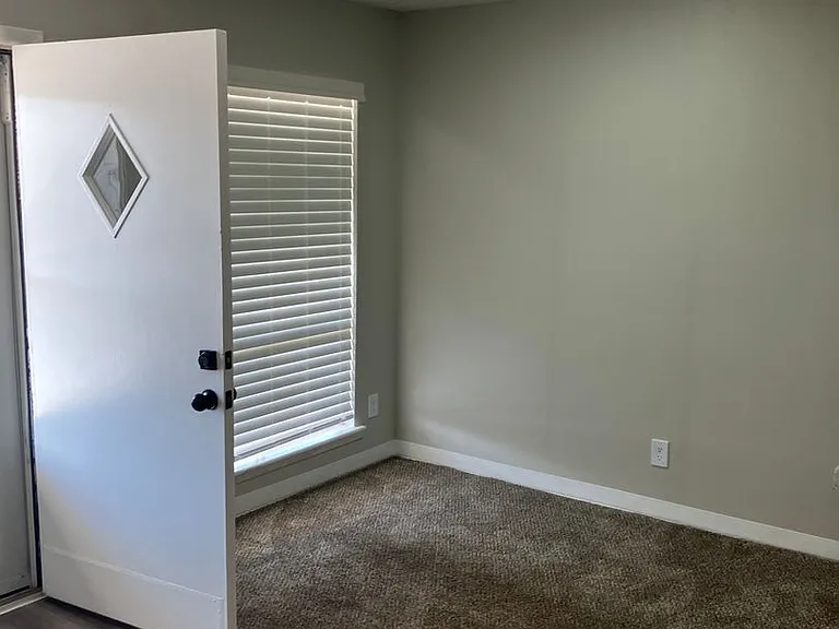 Higdon Ferry Apartments — Photo 36