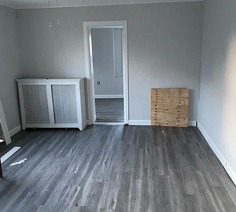 4th image of 415 Ward Ave