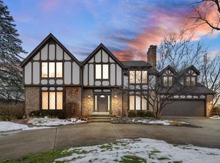 7 Buckingham Dr, Sugar Grove, IL 60554