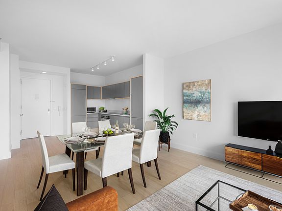 4th image of 10 City Pt APT 25G