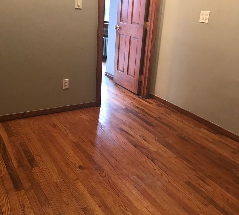 1st image of 2415 33rd St