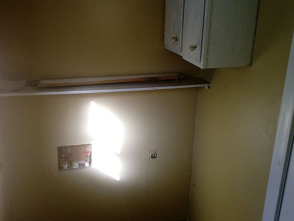 5th image of 429 10th St NE