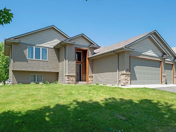 3rd image of 1321 Birch Dr