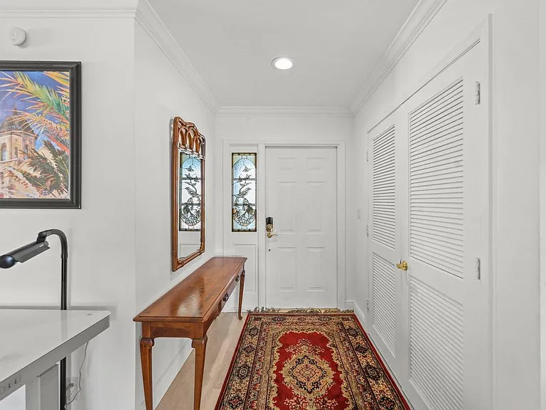 664 Forsyth St — Photo 9