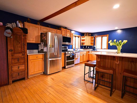 3rd image of 286 Wiscasset Road