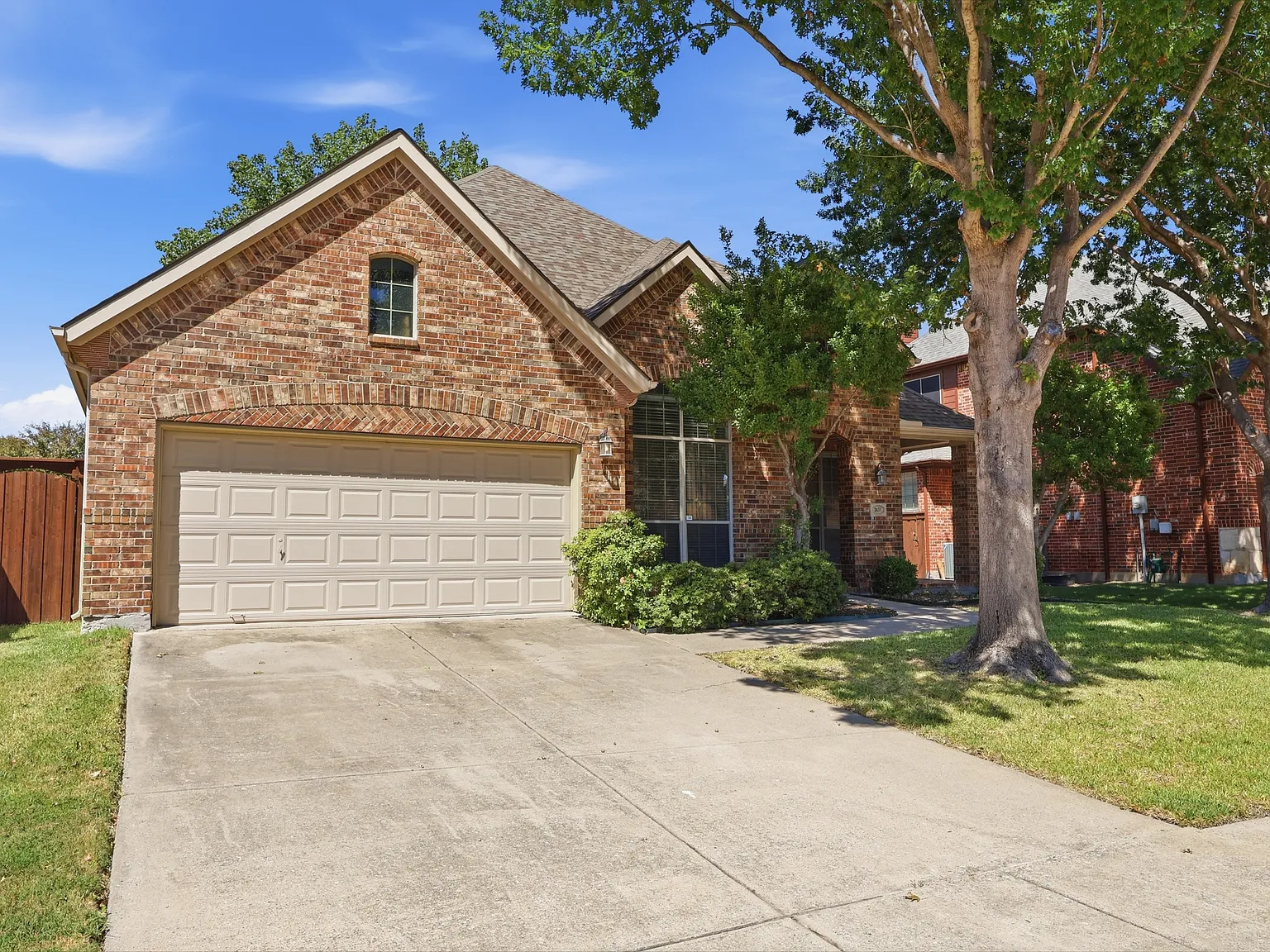 4 bed, 2623 sqft, $2,500 — Photo 2
