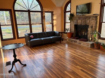 349 Mallard Ln, Bushkill, PA, 18324