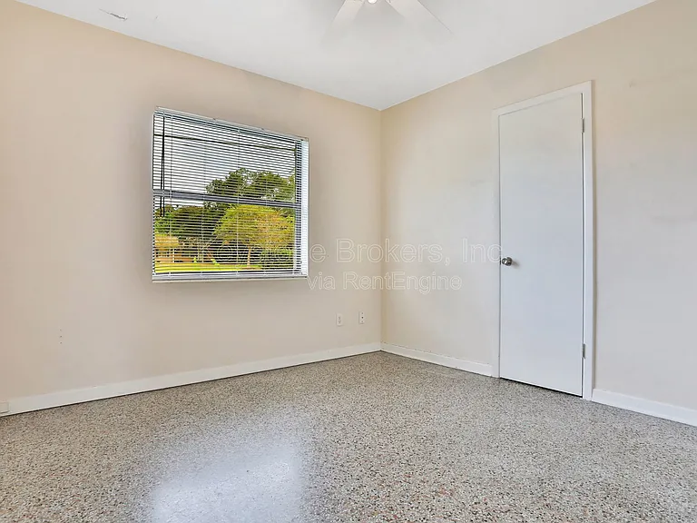 2711 Aloma Ave — Photo 2