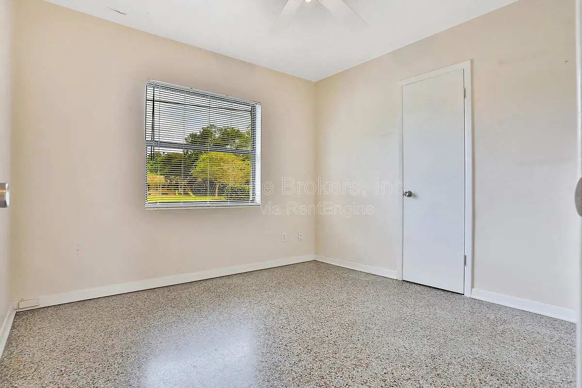 Building Photo - 2711 Aloma Ave