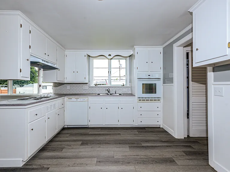 1 Rosedale Ave #1 — Photo 17