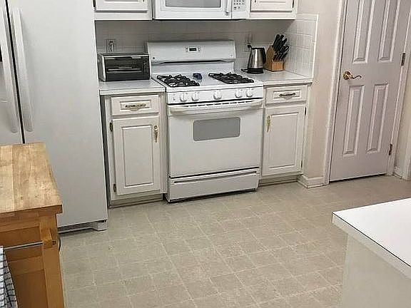 4th image of 753 Jacoby Dr