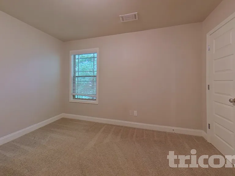 817 Crescent Way — Photo 14