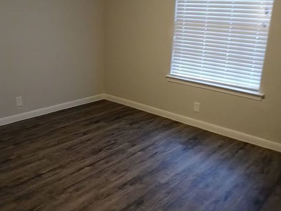 3rd image of 1729 Cox St #1809-105