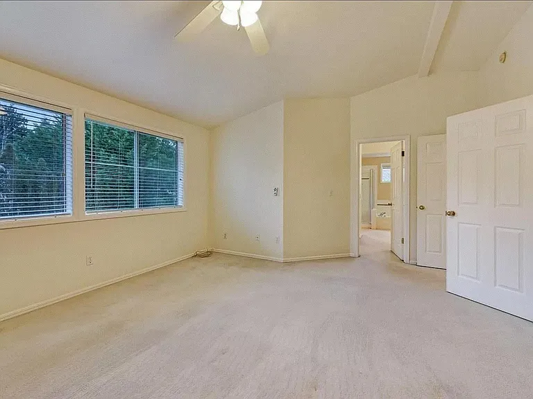 19120 NE 46th Ct — Photo 17