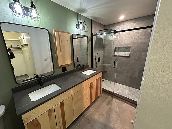 5th image of 3349 Park Pl