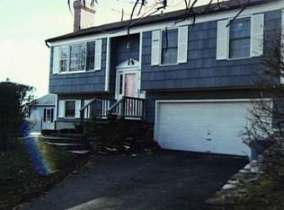 15 Rhode Island Ave, Fairfield, CT 06430
