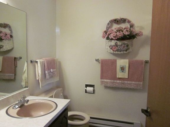 5th image of 1002B Argyll Cir