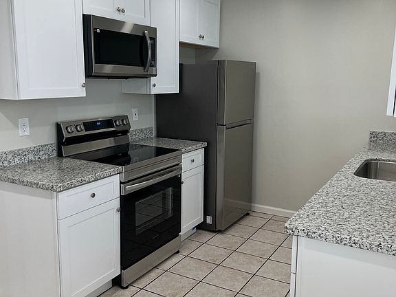 3rd image of 15880 Marcella St