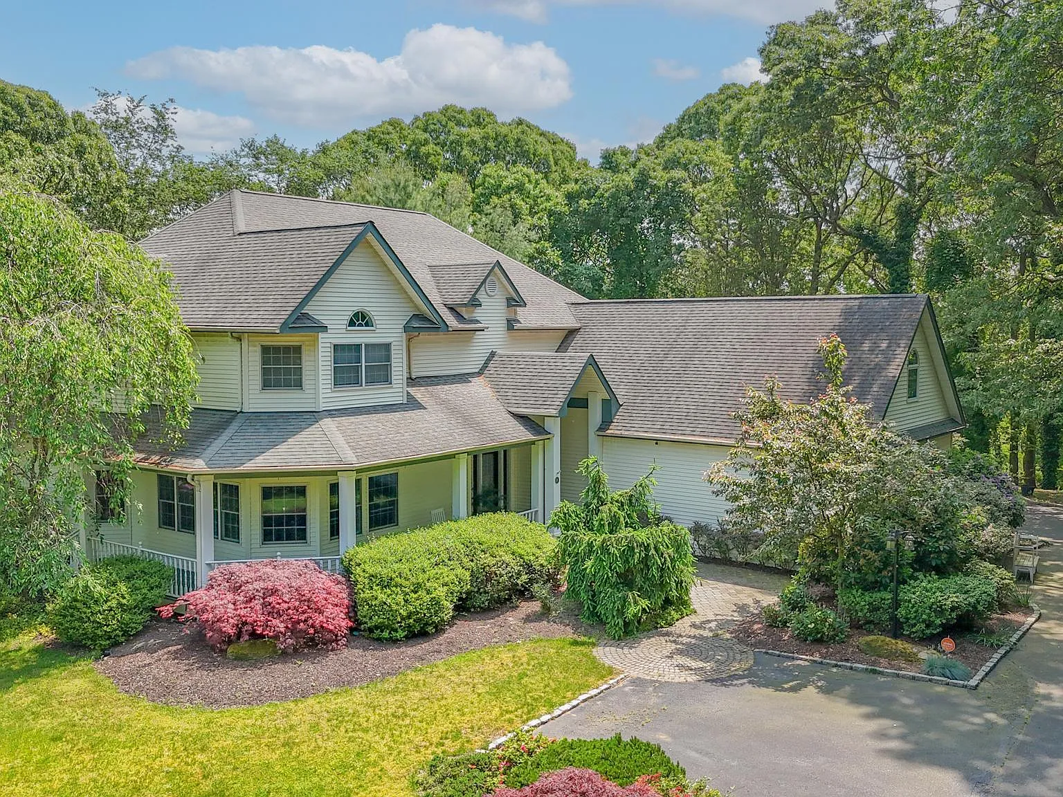 5 bed, 3605 sqft, $8,000 — Photo 1
