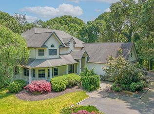 8 Mill River Rd, Setauket, NY 11733
