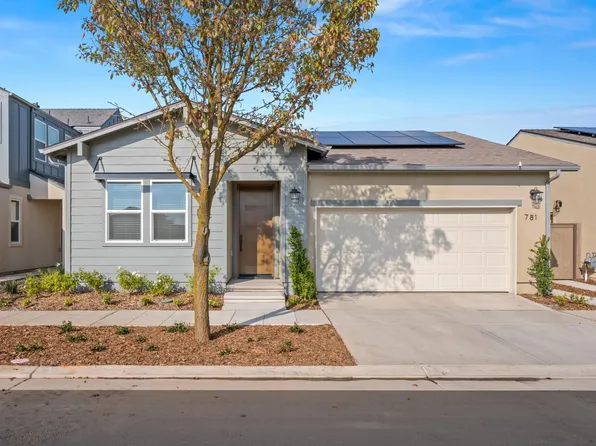 781 Elizabeth Ave, Madera, CA 93636