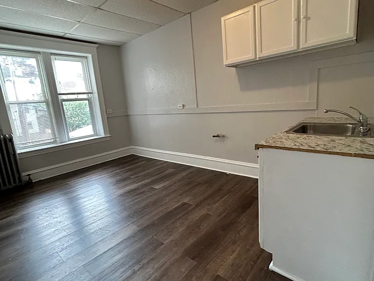 211 Walnut St #2R — Photo 14