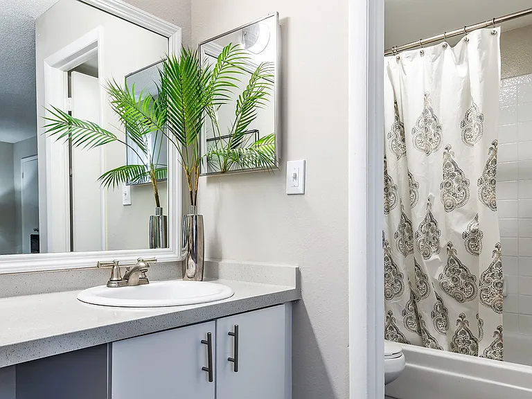 L'Estancia Apartment Homes — Photo 15