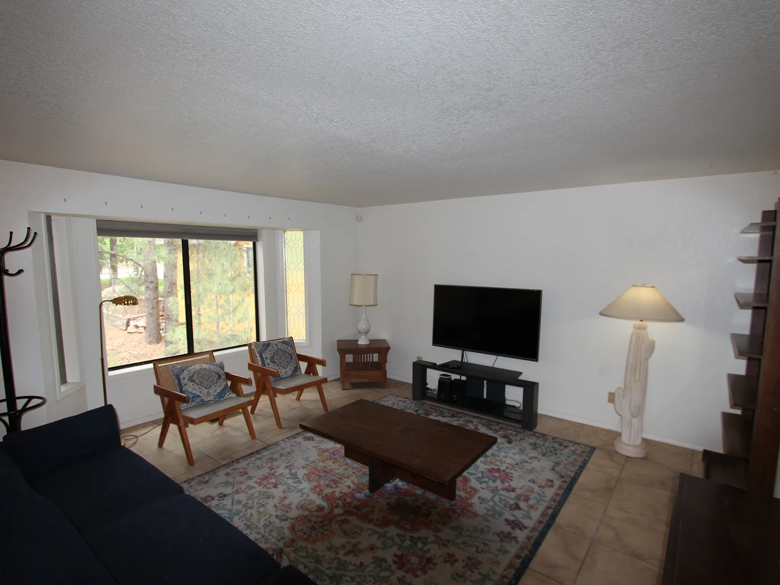 4 bed, 2100 sqft, $3,000 — Photo 2