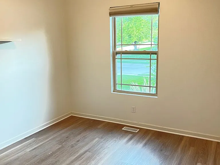 4309 N 175th Ave — Photo 32