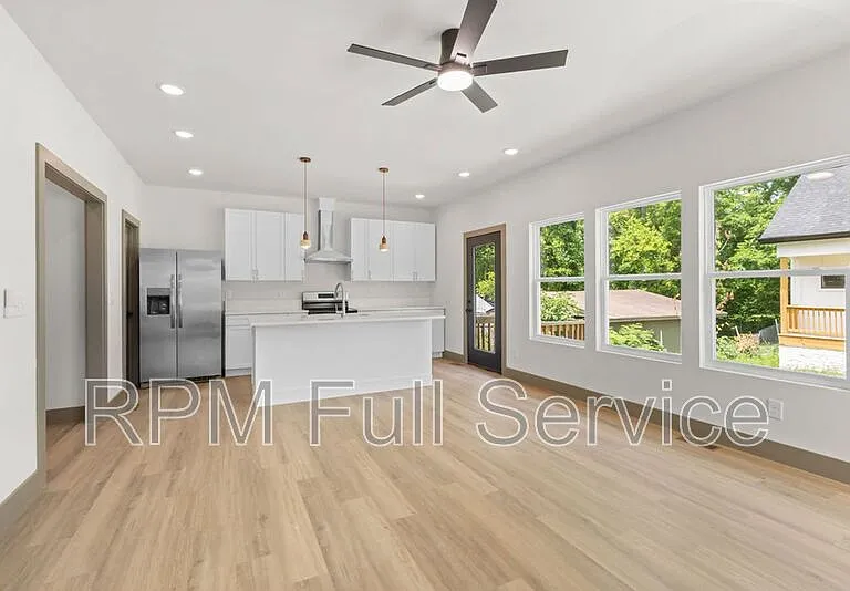 2400 Buchanan St — Photo 16