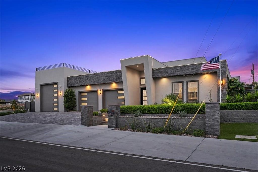 2904 Candelaria Dr — photo 2