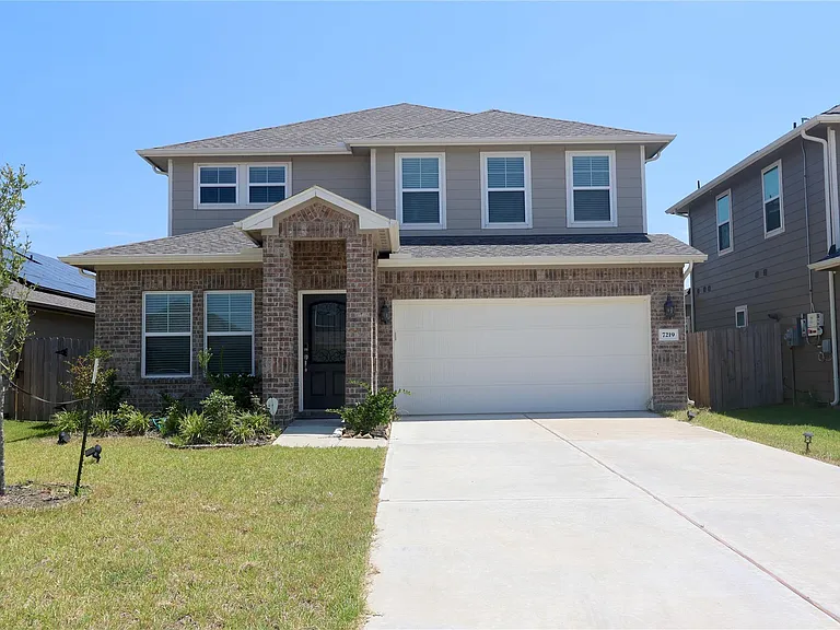 7219 Toluca Dr — Photo 1