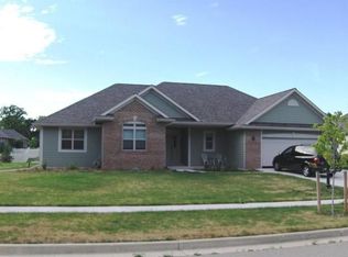 2125 Ravenswood Rd, Burlington, WI 53105