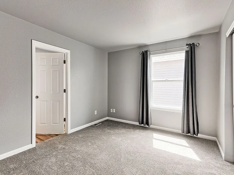438 Heritage Ln #3 — Photo 2
