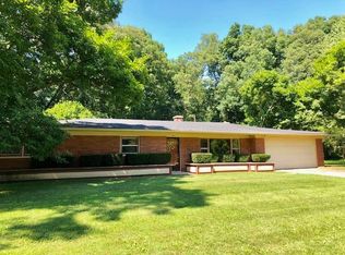 402 W Fairoaks Dr, Kouts, IN 46347